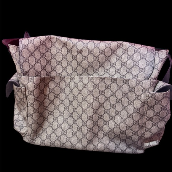 Gucci Beige Monogram Diaper Bag - Picture 2 of 9